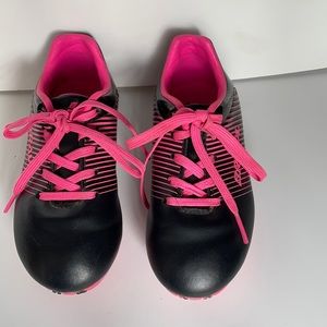 Girls Brava soccer cleats, size 10D